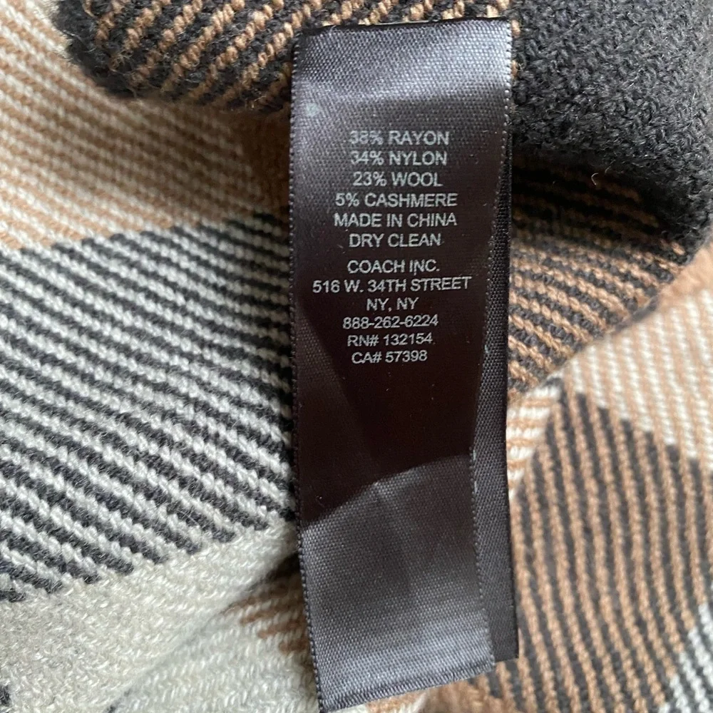 Coach Vintage winter scarf with fringes along one side   Excellent Condition - Picture 5 of 5